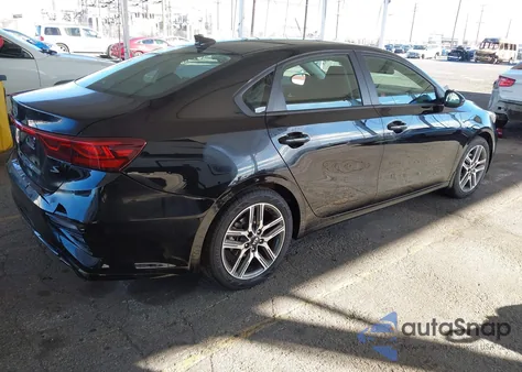 2019 Kia Forte S z USA, uszkodzony, nr VIN 3KPF34AD3KE065803